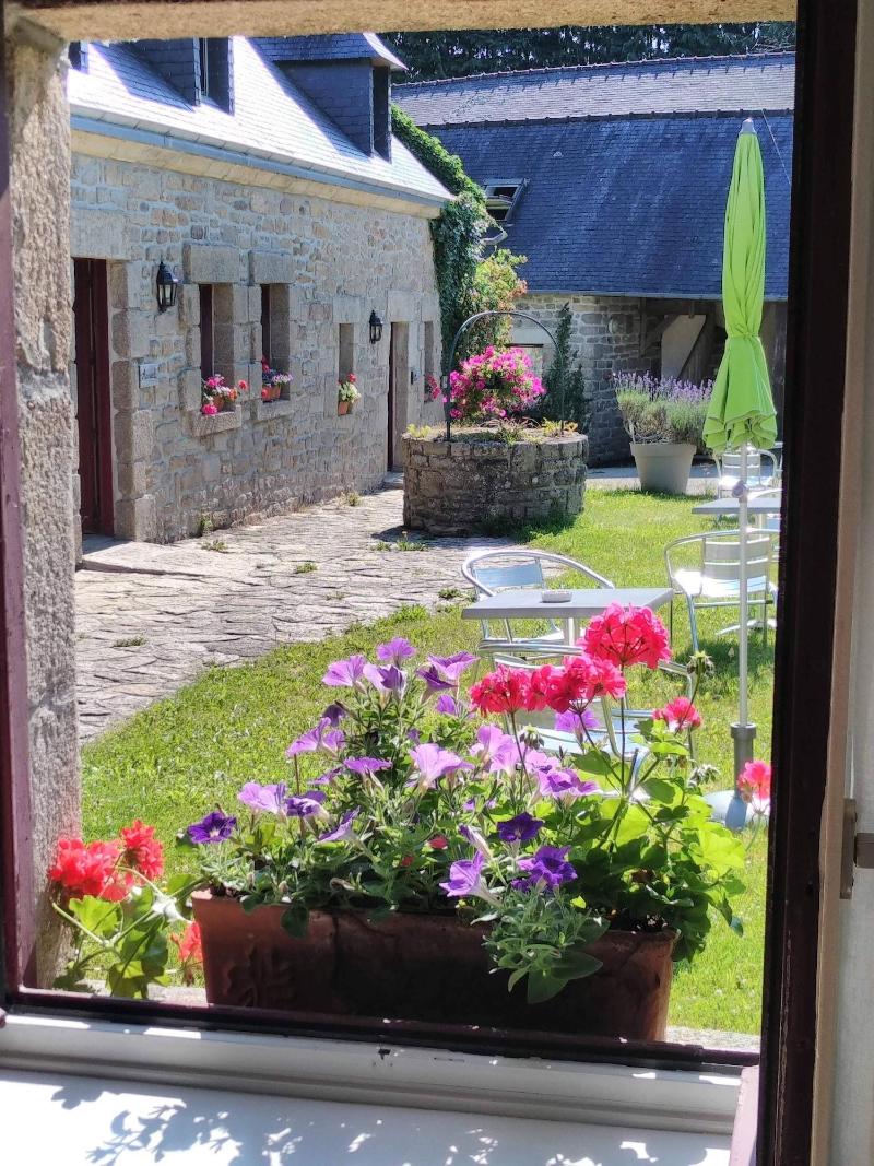Domaine De Lesvaniel image