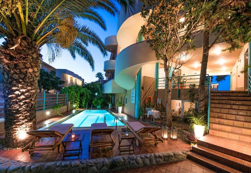 Seafalios Apartments image