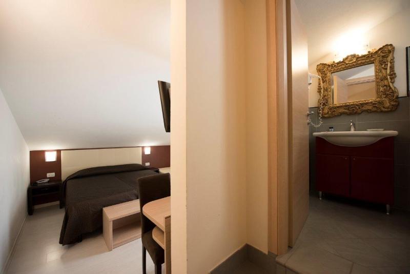 Hotel Monica — photo 4