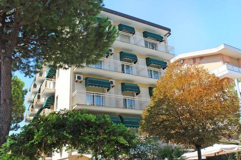 Hotel Madison — general view