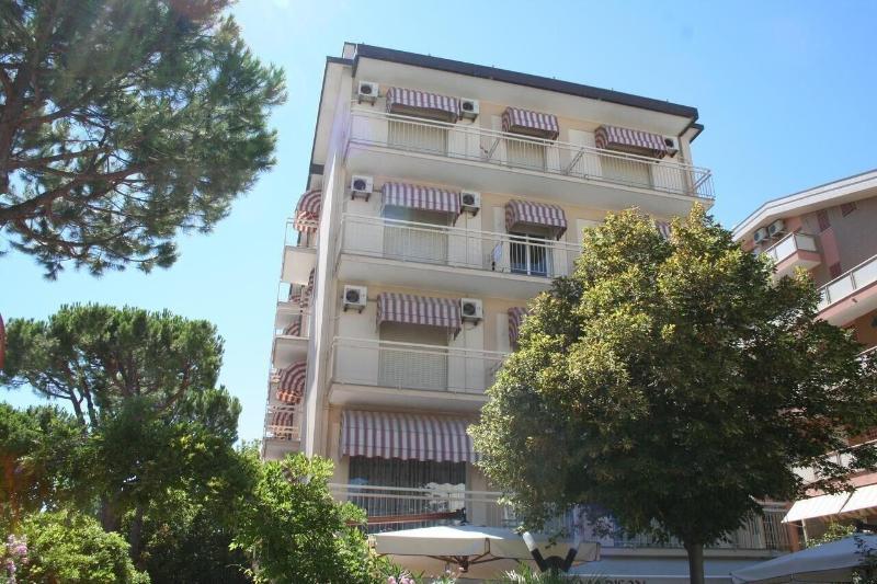 Hotel Madison — general view