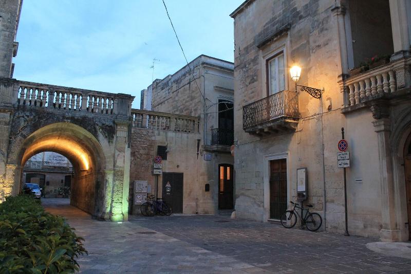 Arco Suite image