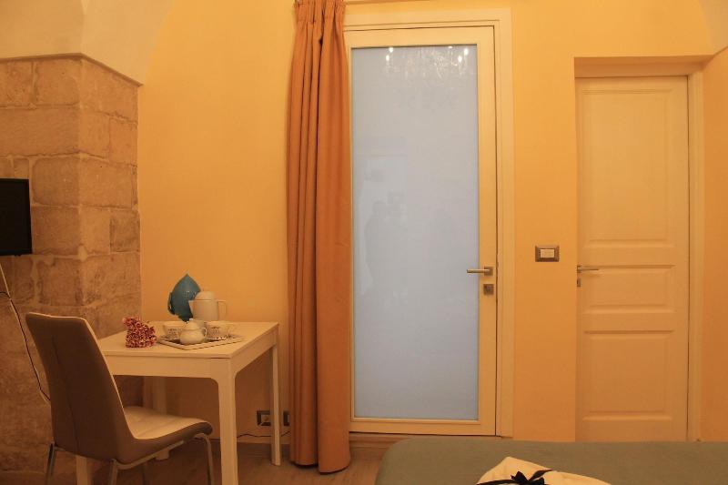 Arco Suite image