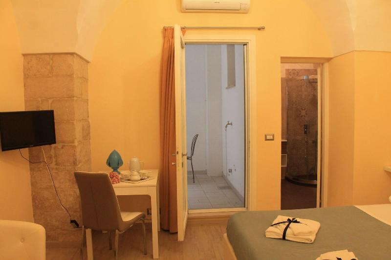Arco Suite image