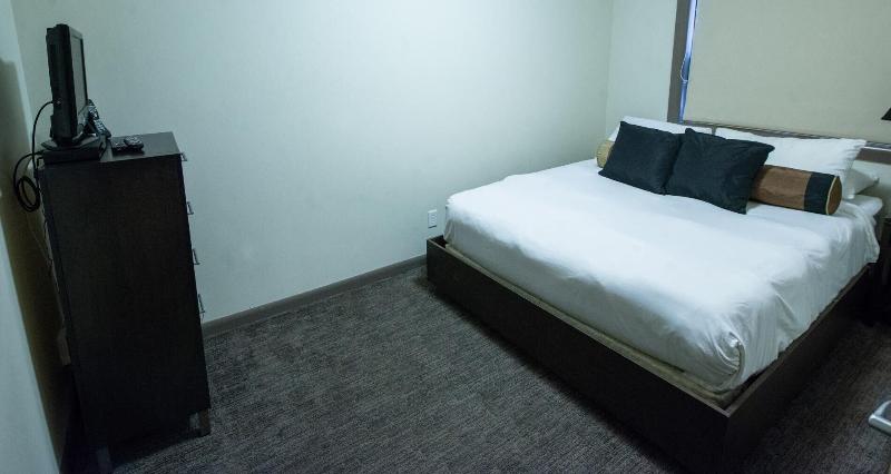 Pool Level 2 Bed 1 Bath Unit 371 — photo 5