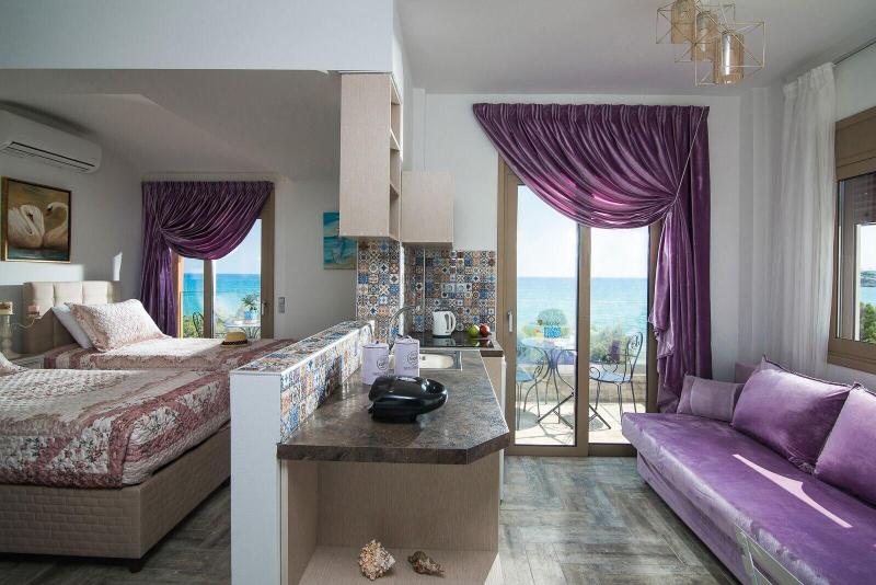 Elimia Suites Studios