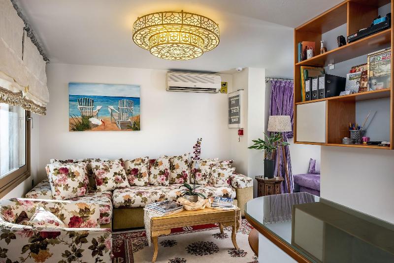 Elimia Suites Studios