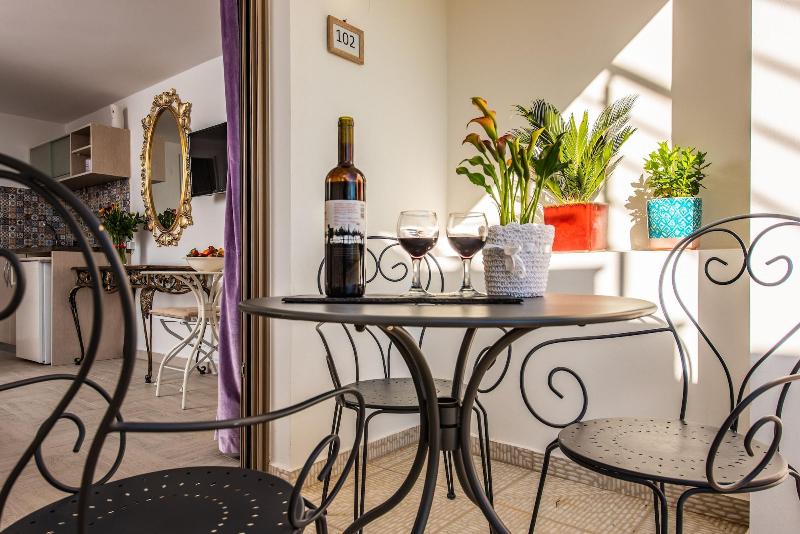 Elimia Suites Studios gallery photo 14