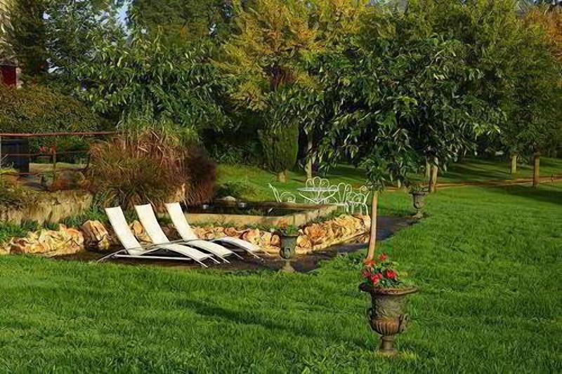 Domaine Des Ormeaux image