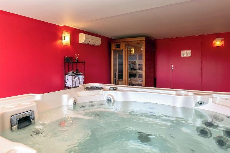 Domaine Des Ormeaux image