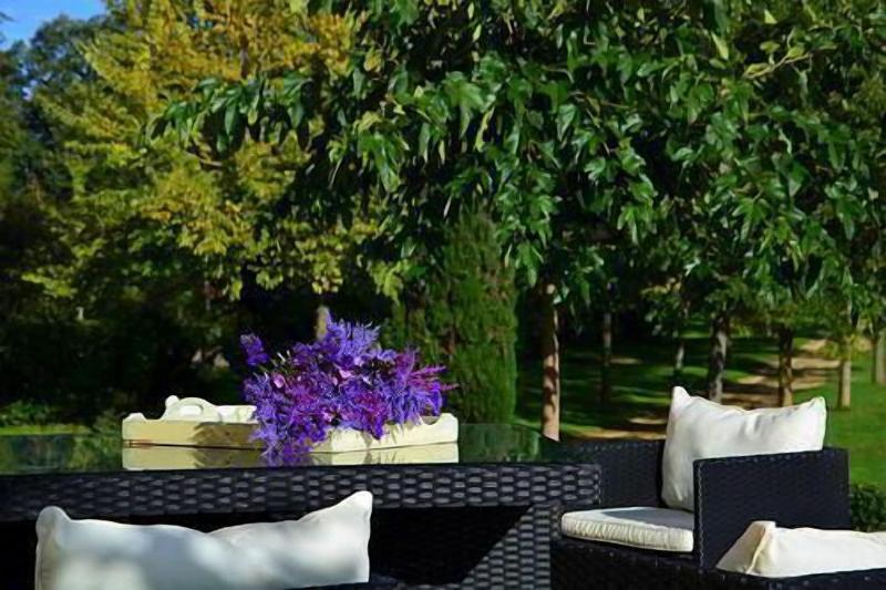 Domaine Des Ormeaux image