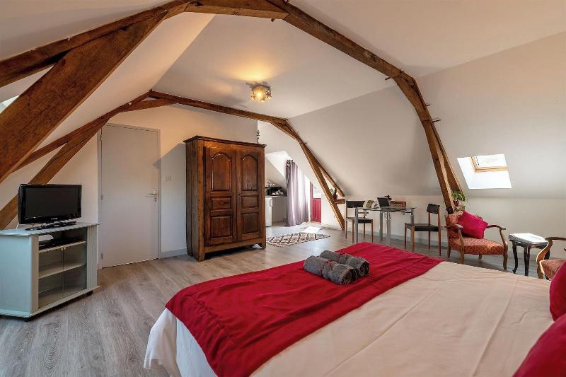 Domaine Des Ormeaux image