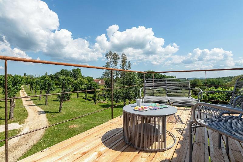 Domaine Des Ormeaux image