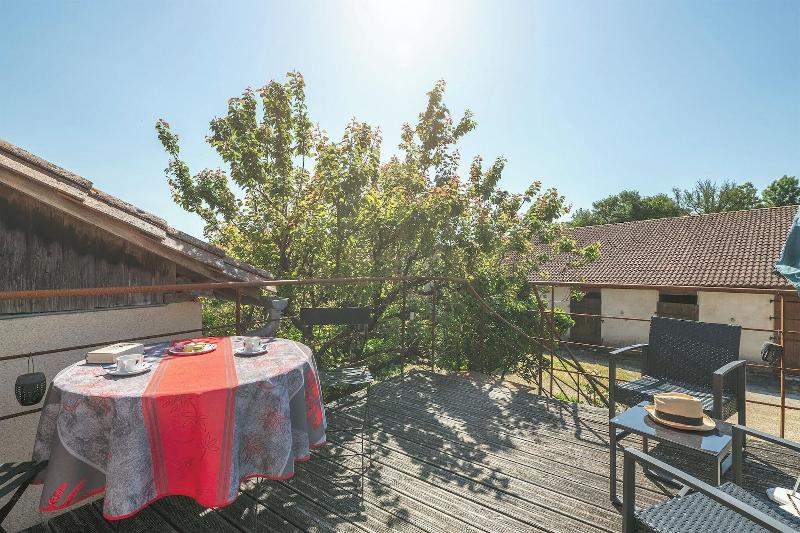 Domaine Des Ormeaux image
