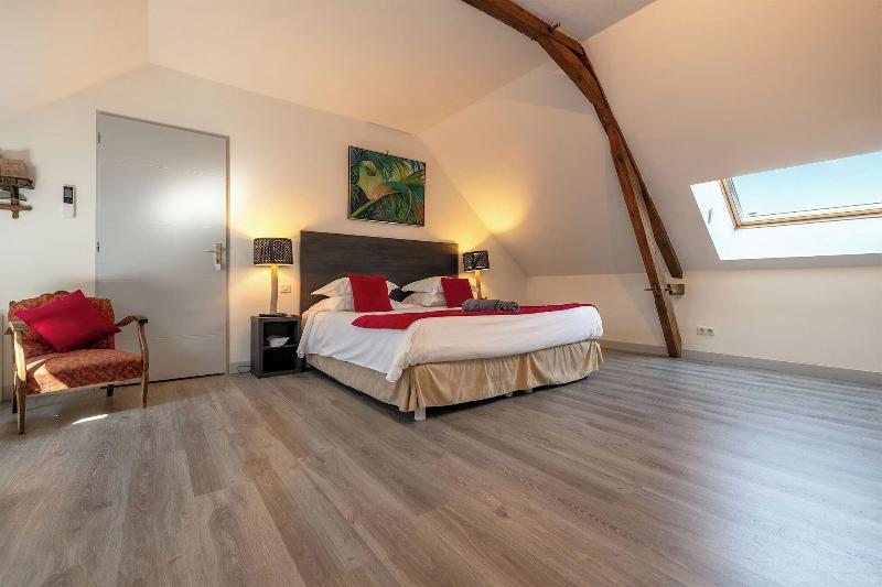 Domaine Des Ormeaux image