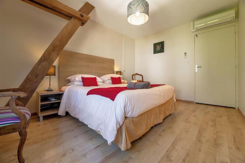 Domaine Des Ormeaux image