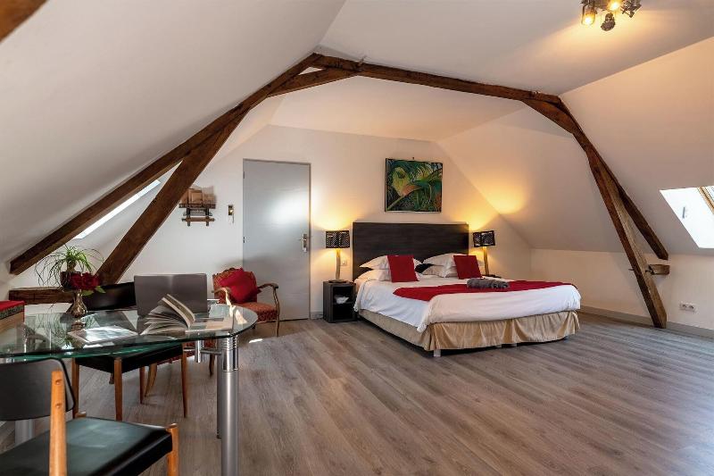 Domaine Des Ormeaux image