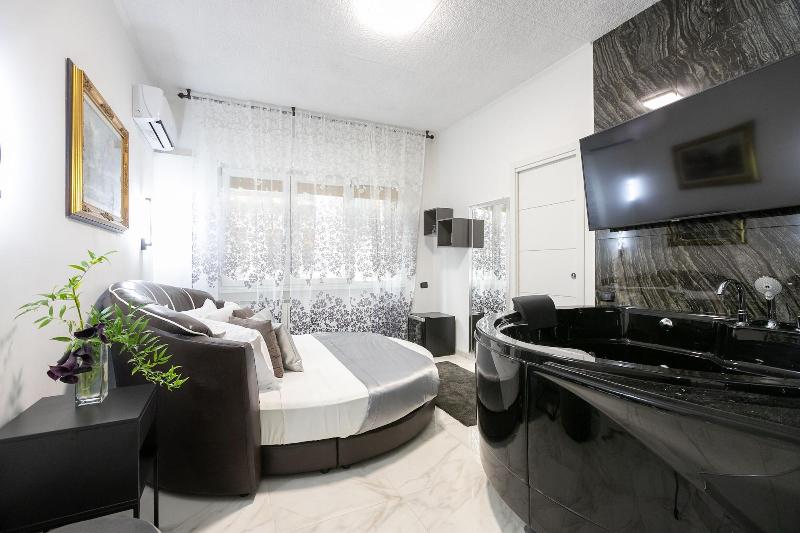 Gregorio Vii Luxury Suites San Damaso image