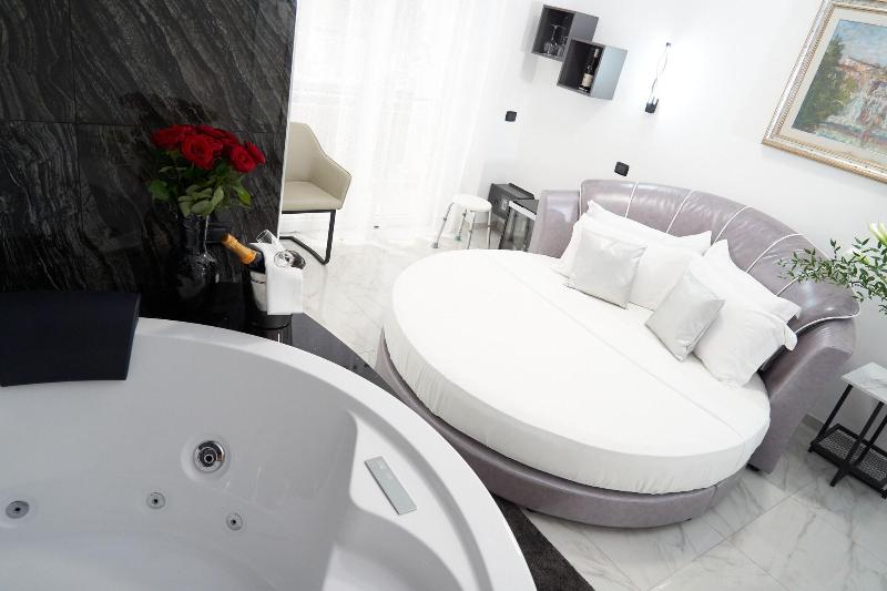 Gregorio Vii Luxury Suites San Damaso image