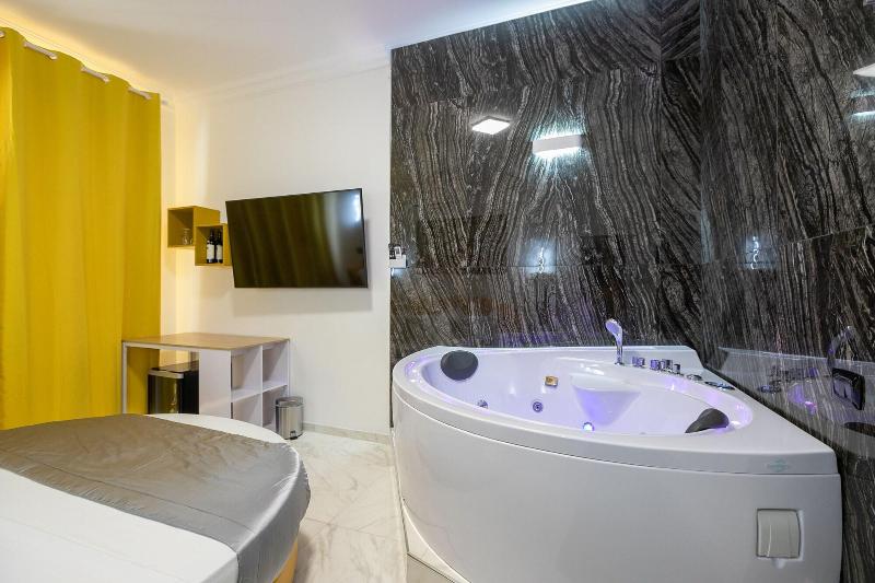 Gregorio Vii Luxury Suites San Damaso image