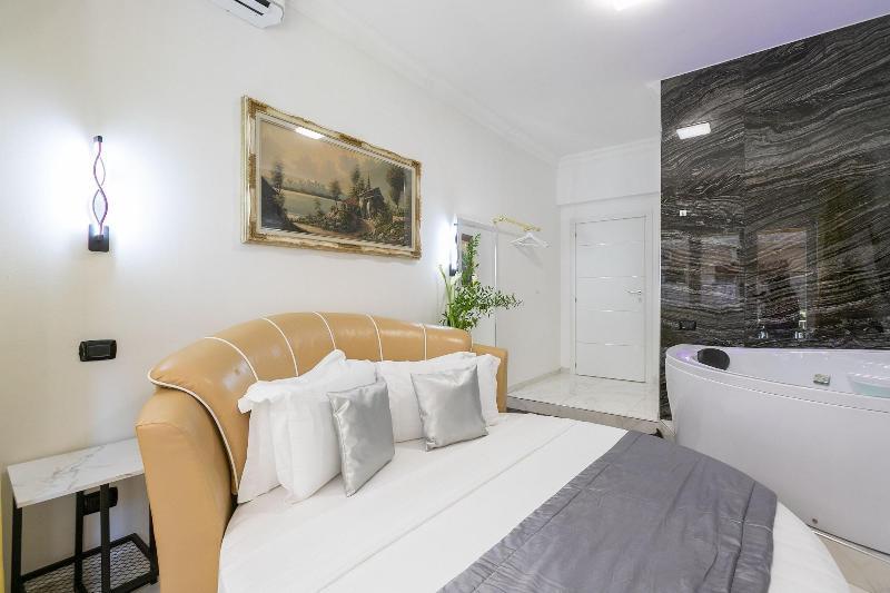Gregorio Vii Luxury Suites San Damaso image