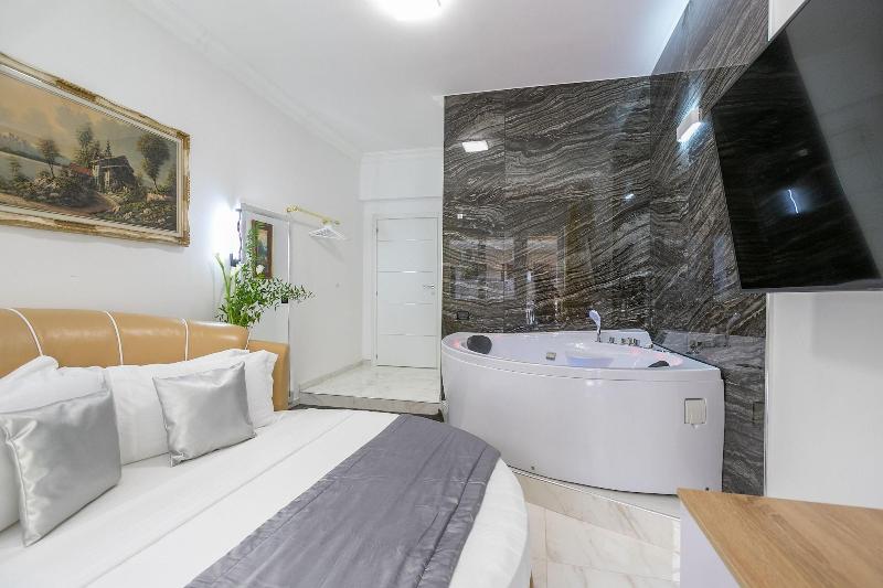 Gregorio Vii Luxury Suites San Damaso image