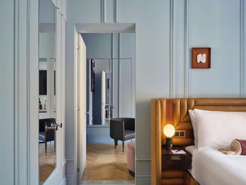 W Rome image