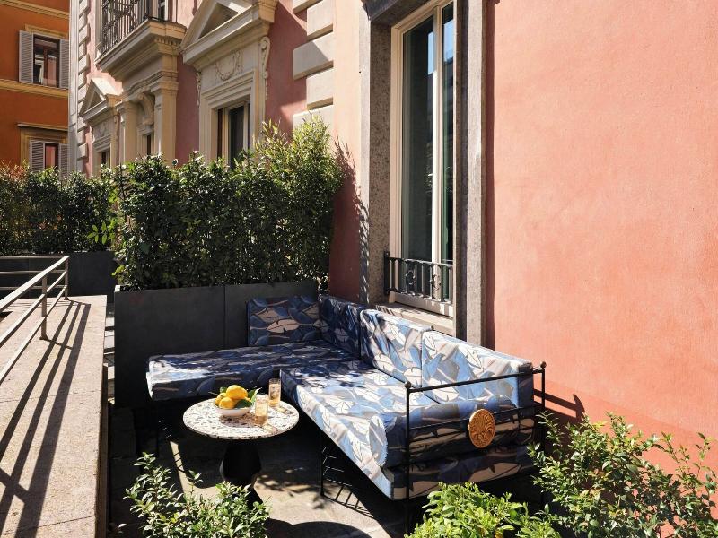 W Rome image