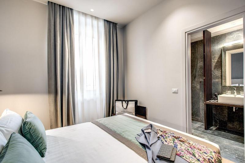 Hotel 77 Seventy Seven image