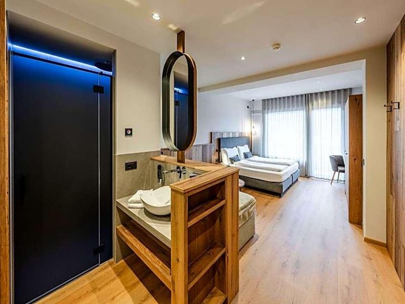 Hotel Eccher image