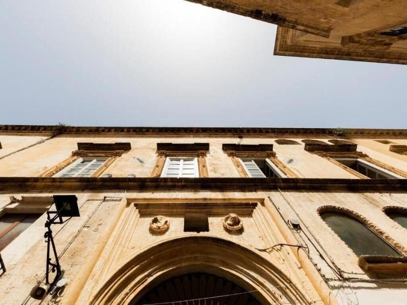 Palazzo Insula image