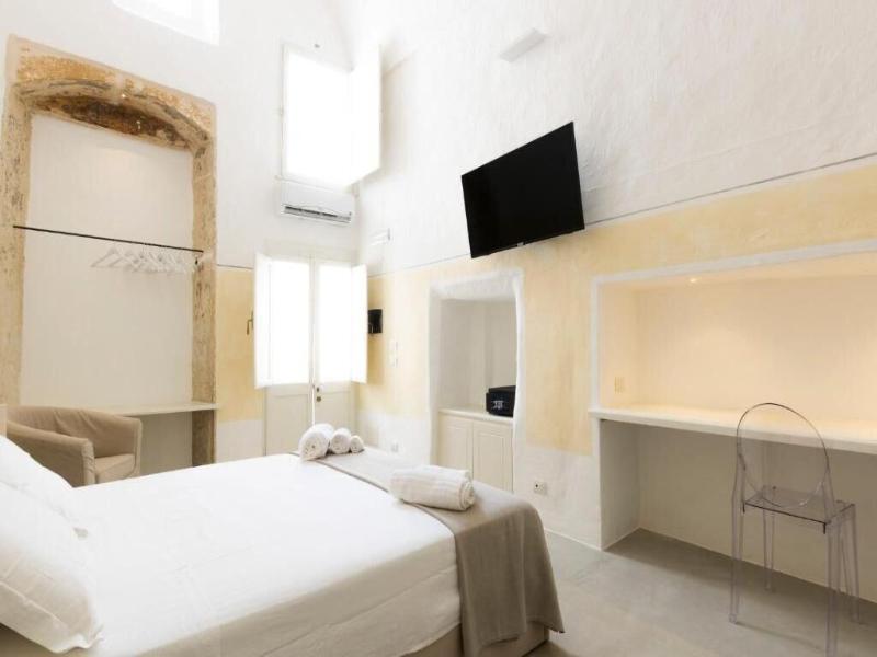 Palazzo Insula image