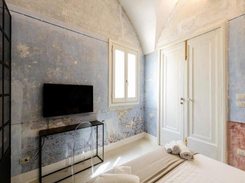 Palazzo Insula image