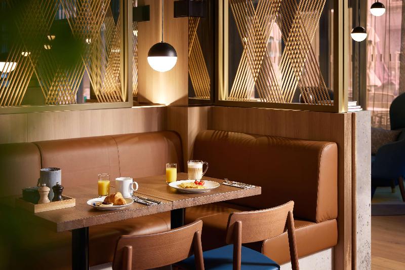 Adina Apartment Hotel Dusseldorf image