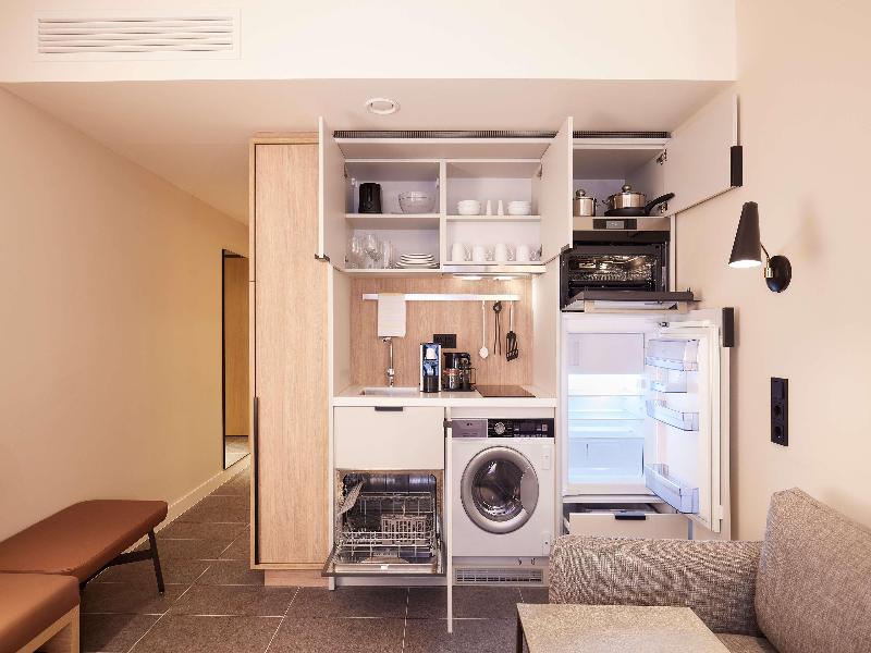 Adina Apartment Hotel Dusseldorf image