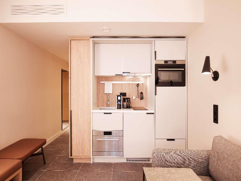 Adina Apartment Hotel Dusseldorf image
