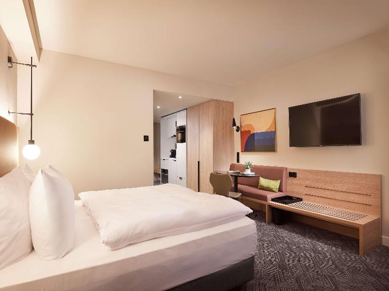 Adina Apartment Hotel Dusseldorf image