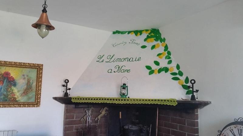 Le Limonaie A Mare image