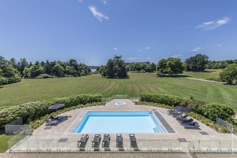 Chateau Les Garennes — main photo