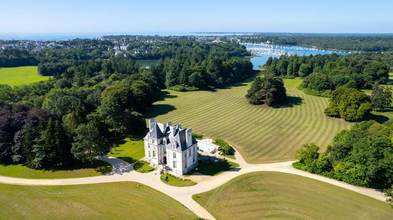 Chateau Les Garennes — photo 2
