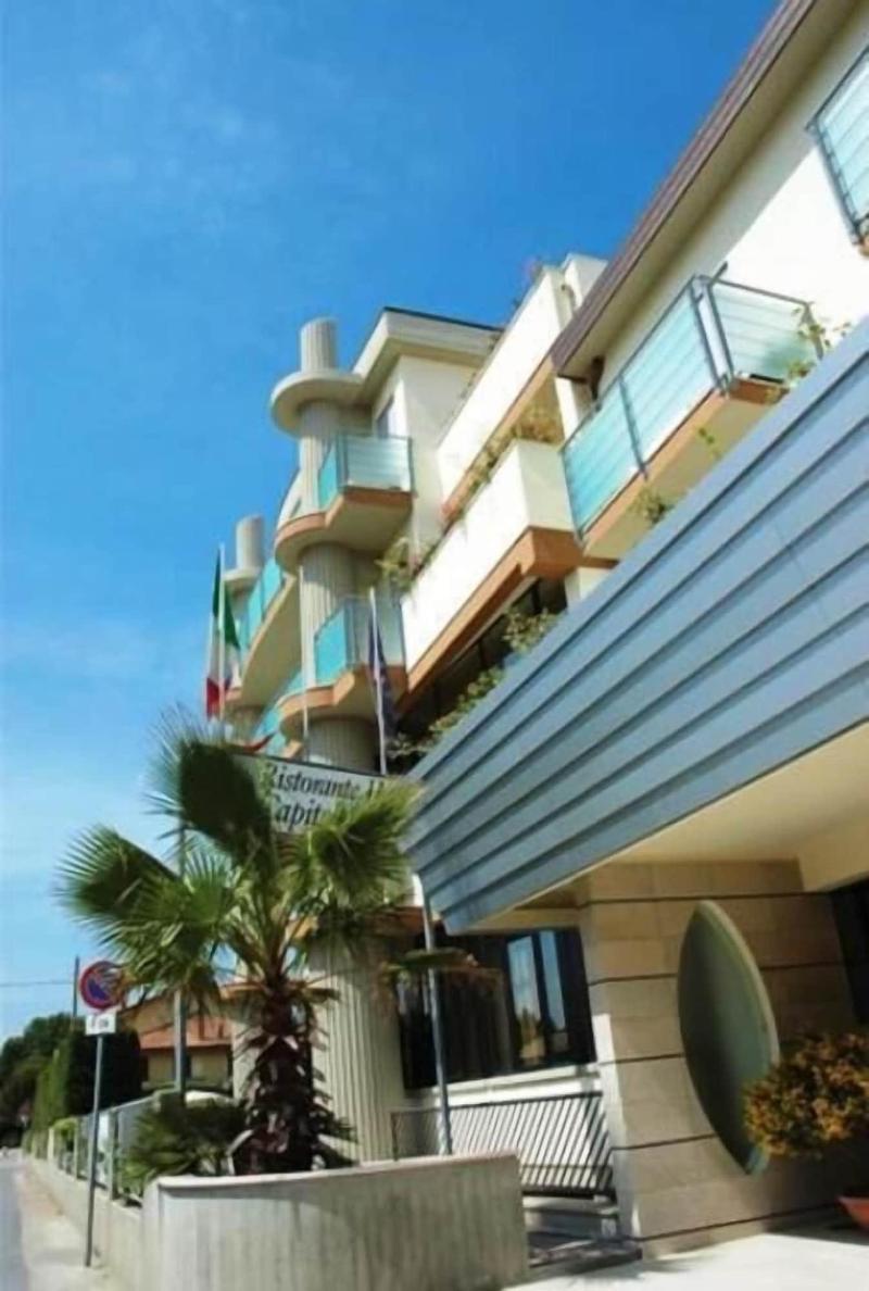 Hotel Capitol — main photo