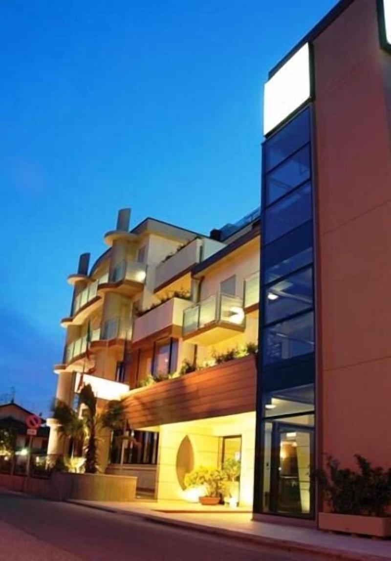 Hotel Capitol — photo 2
