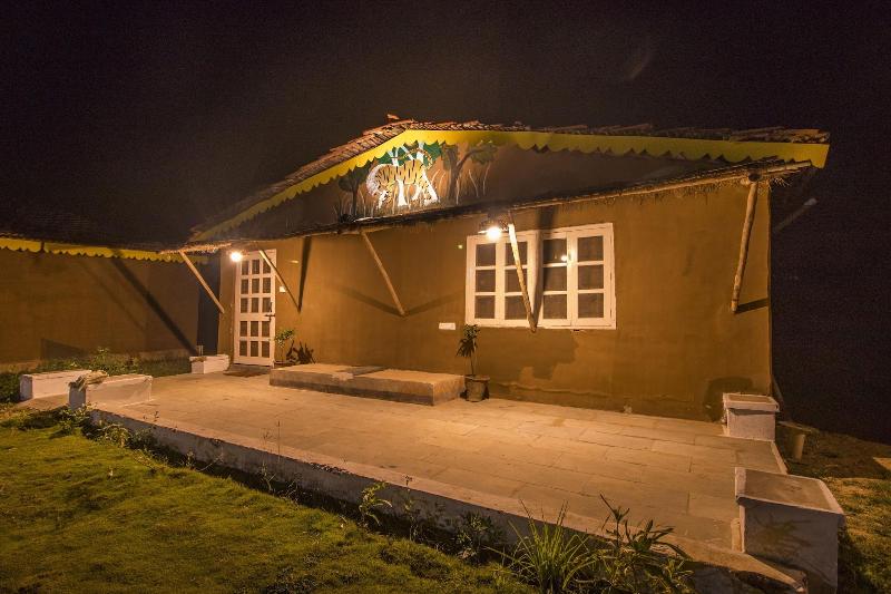 Wowstayz Pachmarhi Foothill Cottages