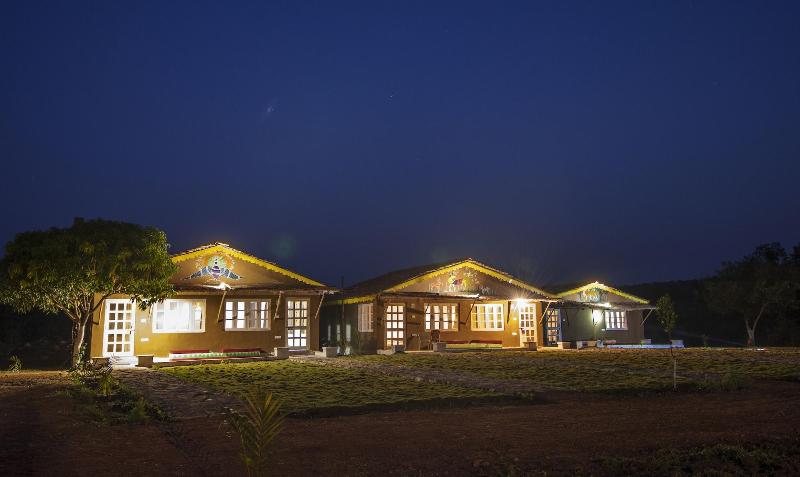 Wowstayz Pachmarhi Foothill Cottages