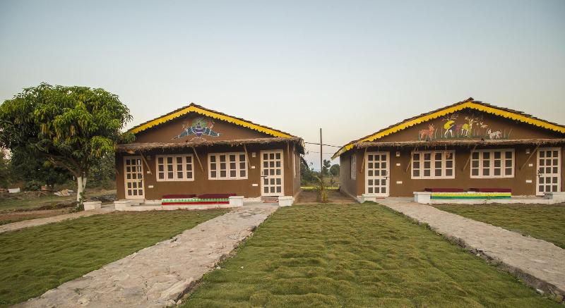 Wowstayz Pachmarhi Foothill Cottages