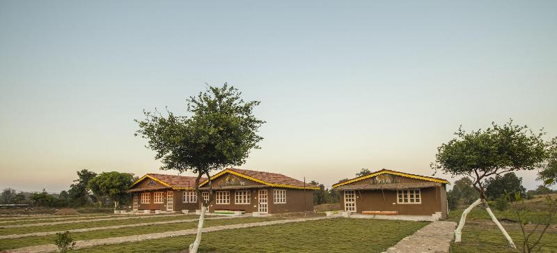 Wowstayz Pachmarhi Foothill Cottages