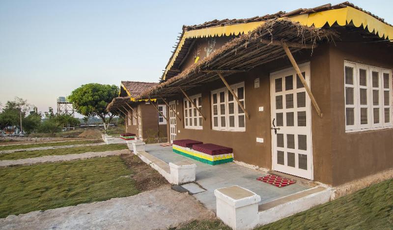 Wowstayz Pachmarhi Foothill Cottages