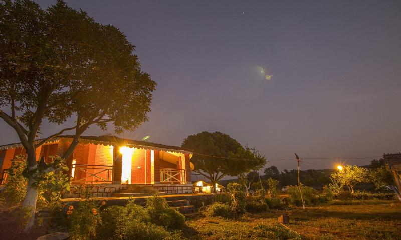 Wowstayz Pachmarhi Foothill Cottages