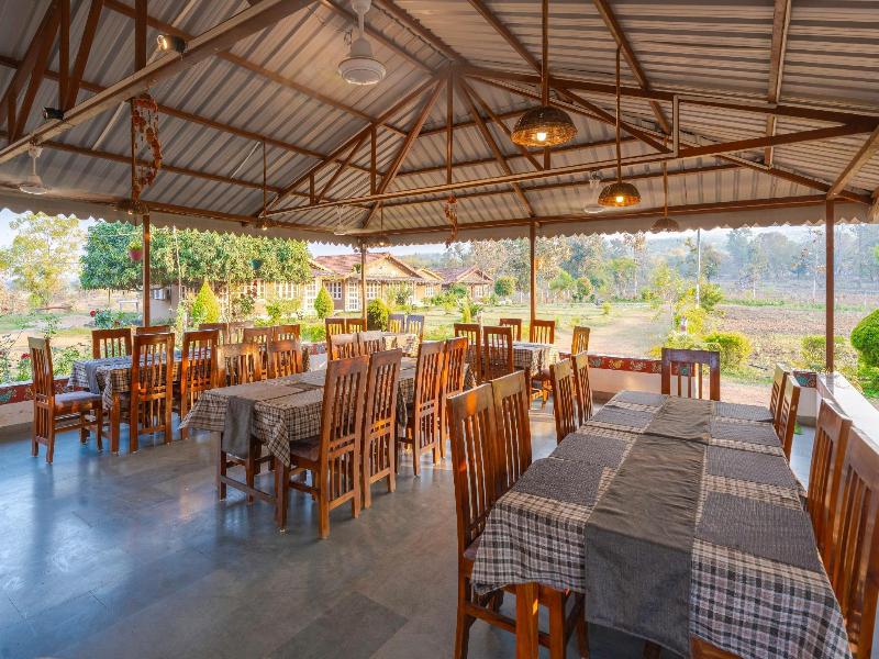 Wowstayz Pachmarhi Foothill Cottages