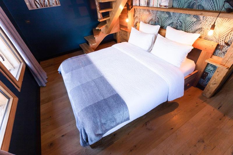 Chalet 1703 image